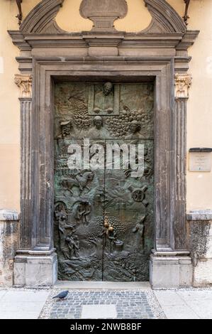 Porta slovena della Cattedrale di Lubiana, Lubiana, Slovenia Foto Stock