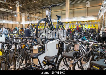 Fahrrad Essen, fiera pubblica nelle sale di Messe Essen, rivenditori e produttori mostrano tutto su biciclette, e-bike, accessori, NRW, Germania, Foto Stock