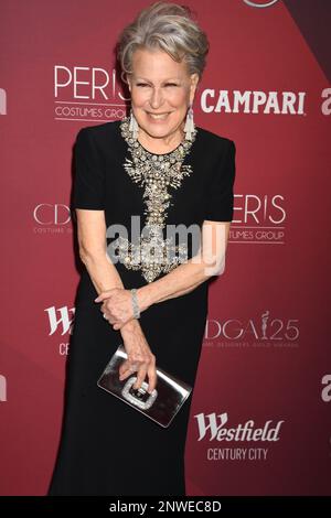 Los Angeles, Stati Uniti. 27th Feb, 2023. Bette Midler al Costume Designers Guild Awards 25th al Fairmont Century Plaza, Los Angeles. Foto: Caratteristriflash Credit: Paul Smith/Alamy Live News Foto Stock