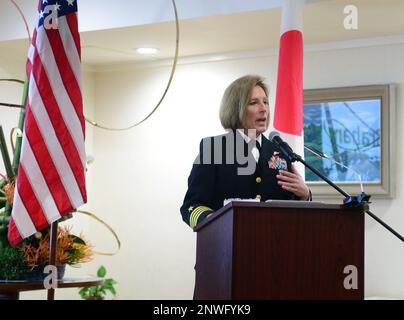 Los ANGELES (17 gennaio 2023) -- il capitano Tamara Graham, direttore dei requisiti di forza, comandante, forze aeree navali, parla ad un ricevimento che commemora la partnership tra gli Stati Uniti e il Giappone durante l'operazione Tomodachi presso la residenza del Console Generale del Giappone, 17 gennaio. Operazione Tomodachi era un americano Operazioni di assistenza umanitaria delle forze armate che coinvolgono 24 navi, 140 aerei e più di 15.000 marinai e marines, sostenendo il Giappone in soccorso in caso di disastri in seguito al terremoto e allo tsunami di Tohoku del 2011. Foto Stock