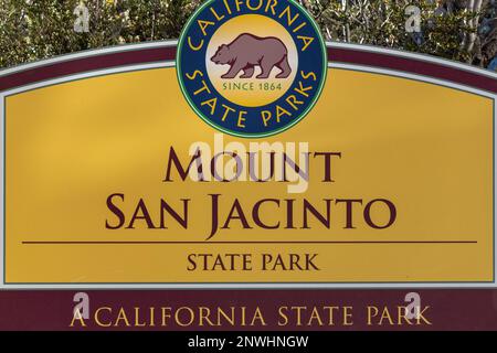 Palm Springs, California, Stati Uniti d'America - Novembre 4th 2021: California state Parks segno visto nel San Jacinto state Park Foto Stock