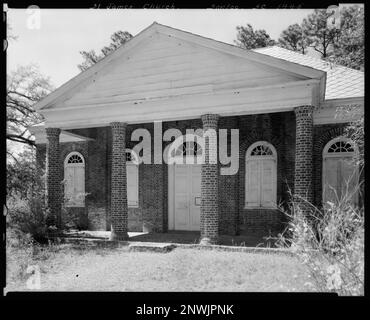 St James Church, McClellanville vic., Charleston County, South Carolina. Carnegie Survey of the Architecture of the South. Stati Uniti South Carolina Charleston County McClellanville vic, mattoni, colonne, porte e vani porta, Fanlights, Chiese episcopali metodiste. Foto Stock