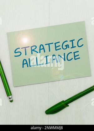 Visualizzazione concettuale Alleanza strategica, Parola per un legame tra stati, partiti, individui sul raggiungimento degli obiettivi Foto Stock