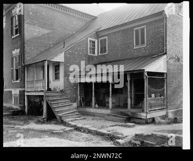 St Julien, Contea di Caroline, Virginia. Carnegie Survey of the Architecture of the South. Stati Uniti Virginia Caroline County, Porches, Houses. Foto Stock