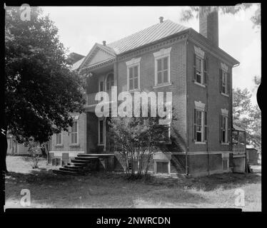 St Julien, Contea di Caroline, Virginia. Carnegie Survey of the Architecture of the South. Stati Uniti Virginia Caroline County, balconi, case, mattoni. Foto Stock