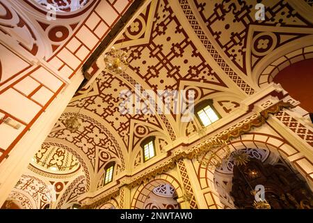 Basilica e Convento di San Francisco di Lima, nave centrale e soffitto, Lima, Perù Foto Stock