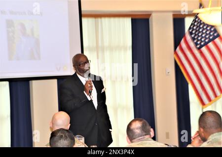 L'oratore Marcus Gentry presenta Martin Luther King Jr. Il 19 gennaio 2023 al McCoy's Community Center for the 2023 Fort McCoy, Wisconsin, Martin Luther King Jr Osservanza del giorno. Il gentry ha dato una presentazione eccellente circa molte cose che rappresentano la memoria, la storia e il significato della vita di MLK Jr. Gentry è il fondatore della RESPECT Academy. È innovatore, relatore e consulente. Secondo il suo sito web, www.marcusgentry.com, la RESPECT Academy è “un’organizzazione di servizi web-based che utilizza il metodo socratico dell’insegnamento, del coaching e dell’empowerment creativo st Foto Stock