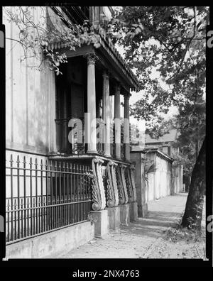 Richardson Owens Thomas House, 124 Abercorn St., Savannah, Chatham County, Georgia. Carnegie Survey of the Architecture of the South. Stati Uniti, Georgia, Contea di Chatham, Savannah, colonne, Recinzioni, balconi, Case. Foto Stock