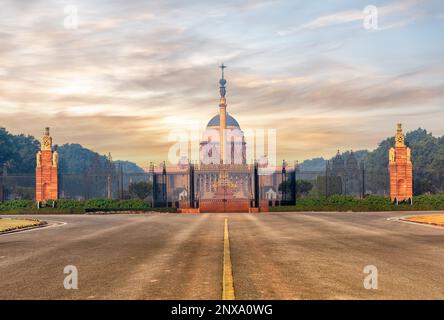 Viale Rajpath e Rasthrapati Bhawan, il palazzo presidenziale, Delhi, India Foto Stock