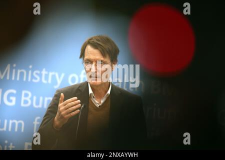 Berlino, Germania. 23rd Feb, 2023. Ministro federale della sanità Karl Lauterbach a Berlino. Credit: Wolfgang Kumm/dpa/Archivbild/dpa/Alamy Live News Foto Stock