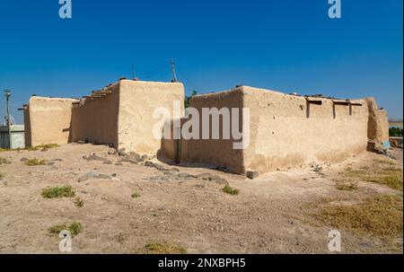 Vecchie case di adobe. Una casa di adobe, che è stato usato frequentemente in Anatolia nel recente passato. Kilis, Turchia-26 giugno 2016. Foto Stock