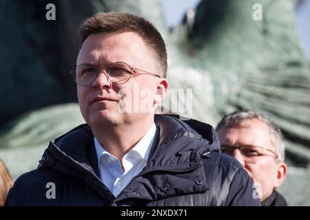 Varsavia, Polonia. 01st Mar, 2023. Szymon Holownia, leader del partito politico Polska 2050 (Polonia 2050) visto durante la conferenza stampa. Nel corso di una conferenza stampa a Varsavia, i leader del partito Polska 2050 (Polonia 2050) - Szymon Holownia e del PSL (Partito popolare Polacco) - Wladyslaw Kosiniak-Kamysz, hanno annunciato l'inizio congiunto delle elezioni parlamentari autunnali e presentato il loro programma denominato "Lista comune delle questioni" (Wspolna Lista Spraw). (Foto di Attila Husejnow/SOPA Images/Sipa USA) Credit: Sipa USA/Alamy Live News Foto Stock