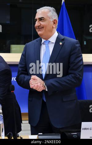 Bruxelles, Belgio. 01st Mar, 2023. Il principe ereditario dell'Iran, Reza Pahlavi, il figlio più anziano di Mohammad Reza Pahlavi, l'ultimo scià dell'Iran partecipa a una sessione del Parlamento europeo a Bruxelles, in Belgio, il 1 marzo 2023. Credit: ALEXANDROS MICHAILIDIS/Alamy Live News Foto Stock