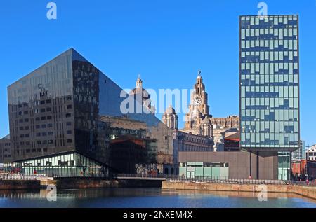 Il Pier Head tre grazie, nani da edifici moderni, blocco di uffici di Mann Island e nero Longitude Building appartamenti & Open Eye galleria Foto Stock