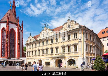 Würzburg: Marienkapelle, piazza Marktplatz, casa Haus zum Falken, mercato settimanale a Unterfranken, bassa Franconia, Baviera, Baviera, Germania Foto Stock