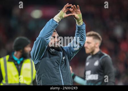 Allan Saint-Maximin del Newcastle United si presenta ai suoi fan dopo la finale della Carabao Cup tra il Manchester United e il Newcastle United al Wembley Stadium, Londra, domenica 26th febbraio 2023. (Foto: Mark Fletcher | NOTIZIE MI) Credit: NOTIZIE MI & Sport /Alamy Live News Foto Stock