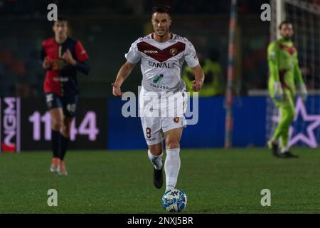 Stadio San Vito - Gigi Marulla, Cosenza, Italia, 28 febbraio 2023, Crisetig Lorenzo Reggina porta la palla durante Cosenza Calcio vs Reggina 1914 Foto Stock