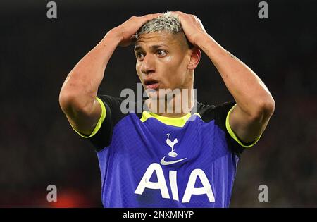 Tottenham Hotspur's Richarlison rues un'occasione persa durante la partita di quinta partita della Emirates fa Cup a Bramall Lane, Sheffield. Data immagine: Mercoledì 1 marzo 2023. Foto Stock