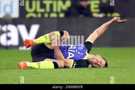 Ivan Perisic di Tottenham Hotspur appare in Hurt durante la partita di Fifth Round della Emirates fa Cup a Bramall Lane, Sheffield. Data immagine: Mercoledì 1 marzo 2023. Foto Stock