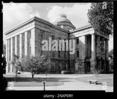 State Capitol, Raleigh, Wake County, North Carolina. Carnegie Survey of the Architecture of the South. Stati Uniti North Carolina Wake County Raleigh, Capitols, colonne, cupole, portici , Portici. Foto Stock