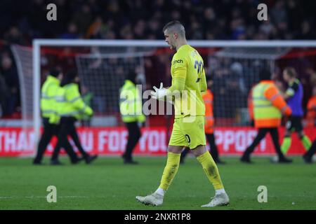 Fraser Forster #20 di Tottenham Hotspur sembra sconvolto dopo la partita della Emirates fa Cup Fifth Round Sheffield United vs Tottenham Hotspur a Bramall Lane, Sheffield, Regno Unito, 1st marzo 2023 (Foto di Gareth Evans/News Images) Foto Stock