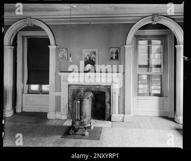 St Julien, Contea di Caroline, Virginia. Carnegie Survey of the Architecture of the South. Stati Uniti Virginia Caroline County, Stoves, Woodwork, interni. Foto Stock