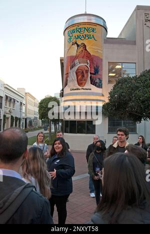 Un gruppo guidato in un tour dei Sony Pictures Studios a Culver City, California Foto Stock