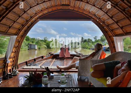 Crociera, Sampan, Delta del Mekong, Vietnam Foto Stock