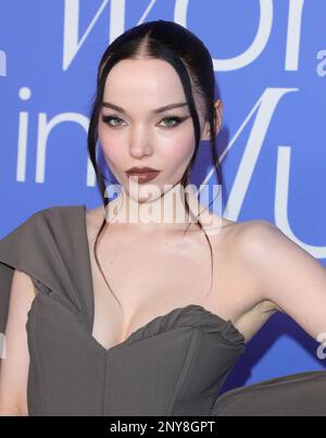 Inglewood, Stati Uniti. 01st Mar, 2023. Dove Cameron arriva ai Billboard Women in Music Awards 2023 che si tengono presso lo YouTube Theater di Inglewood, California, mercoledì 1 marzo 2023. (Foto di Juan Pablo Rico/Sipa USA) Credit: Sipa USA/Alamy Live News Foto Stock