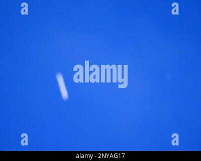 Sheerness, Kent, Regno Unito. 2nd Mar, 2023. Il lancio della NASA SpaceX Crew 6 visto nel cielo mattutino sopra Sheerness, Kent. Credit: James Bell/Alamy Live News Foto Stock