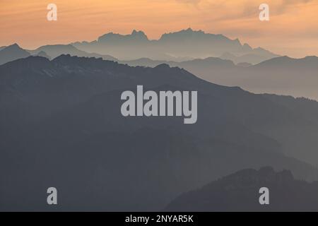 Vista da Nebelhorn a Säntis, Alpi Allgäuer, Allgäu, Baviera, Alpi, Germania, Europa Foto Stock