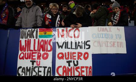 Pamplona, Spagna. 1st marzo 2023. Sport. Calcio/Calcio. Spettatori negli stand dello stadio El Sadar durante la prima partita di calcio della semifinale della Copa del Rey tra CA Osasuna e Athletic Club a Pamplona (Spagna) il 1 marzo 2023. Credit: Iñigo Alzugaray/Alamy Live News Foto Stock