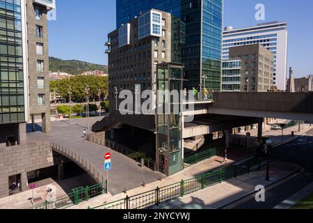 Bilbao, Spagna - 02 agosto 2022: Vista delle Torri Isozaki Atea Foto Stock