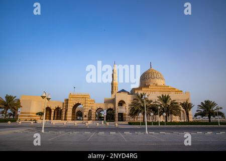 Grande moschea di Shaikh Isa Bin Salman al Khalifa, Regno del Bahrain, Medio Oriente. Foto Stock