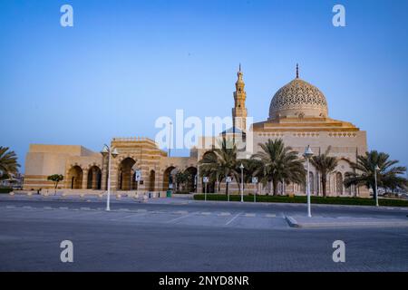 Grande moschea di Shaikh Isa Bin Salman al Khalifa, Regno del Bahrain, Medio Oriente. Foto Stock