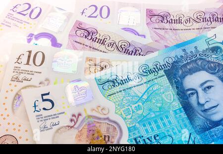 Denaro denaro regno unito valuta britannica contanti sterlina sterline banconote UK GB British banconote inglesi Foto Stock