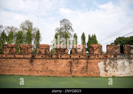 Antiche mura della città di Kanchanaburi in Thailandia. Kanchanaburi è una città della Thailandia occidentale Foto Stock