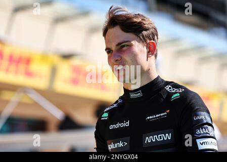 Sakhir, Bahrein. 02nd Mar, 2023. Oscar Piastri (AUS) McLaren. 02.03.2023. Campionato del mondo di Formula 1, Rd 1, Gran Premio del Bahrain, Sakhir, Bahrain, Giorno di preparazione. Il credito fotografico dovrebbe essere: XPB/immagini dell'Associazione Stampa. Credit: XPB Images Ltd/Alamy Live News Foto Stock