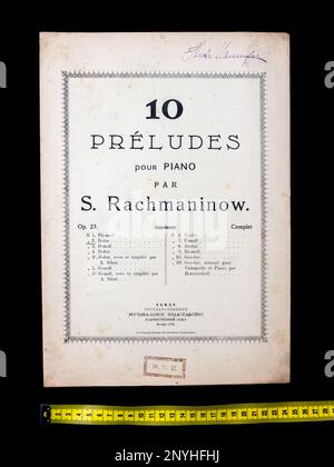 Partitura vintage degli anni '10 preludi per pianoforte. Op.23 2 B-dur' di Sergei Rachmaninoff, dell'URSS, 1922. Foto Stock