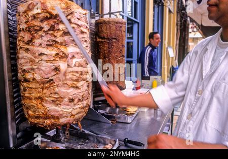 Spiros Bairaktaris ristorante. In piazza Monastiraki,2. Soulaki o Pita giros, Atene, Grecia, Europa Foto Stock