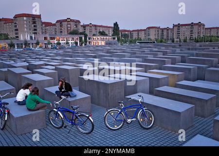 Holocaust Mahnmal,o Memoriale al assassinato ebrei d'Europa.Berlino. Germania Foto Stock