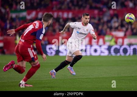 Siviglia, Spagna. 26th, febbraio 2023. Suso (7) del Sevilla FC visto durante la partita di LaLiga Santander tra Sevilla FC e Osasuna all'Estadio Ramon Sanchez Pizjuan di Siviglia. (Photo credit: Gonzales Photo - Jesus Ruiz Medina). Foto Stock