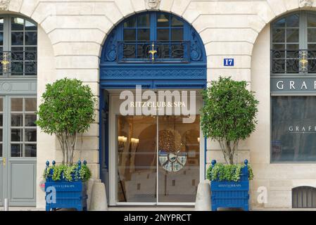 Parigi, Francia. Febbraio 19. 2023. RITZ club e spa. Situato sulla famosa Place Vendôme, il più grande hotel del mondo. Foto Stock