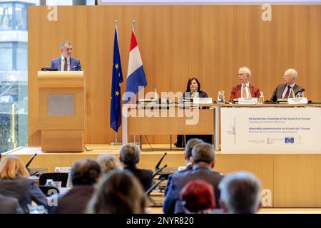 L'AIA - Tom van der Lee, membro del partito parlamentare di GroenLinks, si riunisce nel Palazzo della Pace durante l'apertura dell'Assemblea parlamentare del Consiglio d'Europa. Quest'anno ricorre il 75th° anniversario del Congresso d'Europa, precursore del Consiglio d'Europa, che si riunisce nel Ridderzaal. ANP ROBIN VAN LONKHUIJSEN olanda fuori - belgio fuori Foto Stock