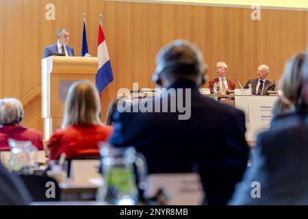 L'AIA - Tom van der Lee, membro del partito parlamentare di GroenLinks, si riunisce nel Palazzo della Pace durante l'apertura dell'Assemblea parlamentare del Consiglio d'Europa. Quest'anno ricorre il 75th° anniversario del Congresso d'Europa, precursore del Consiglio d'Europa, che si riunisce nel Ridderzaal. ANP ROBIN VAN LONKHUIJSEN olanda fuori - belgio fuori Foto Stock