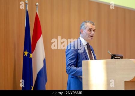 L'AIA - Tom van der Lee, membro del partito parlamentare di GroenLinks, si riunisce nel Palazzo della Pace durante l'apertura dell'Assemblea parlamentare del Consiglio d'Europa. Quest'anno ricorre il 75th° anniversario del Congresso d'Europa, precursore del Consiglio d'Europa, che si riunisce nel Ridderzaal. ANP ROBIN VAN LONKHUIJSEN olanda fuori - belgio fuori Foto Stock