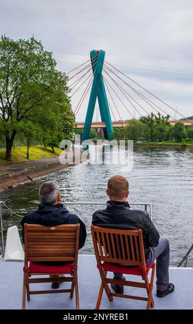 Vista da una barca sul fiume Brda, Bydgoszcz (Polonia). Foto Stock