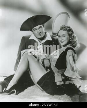 Attore americano Bob Hope e attrice Virginia Mayo nel film The Princess and The Pirate, USA 1944 Foto Stock