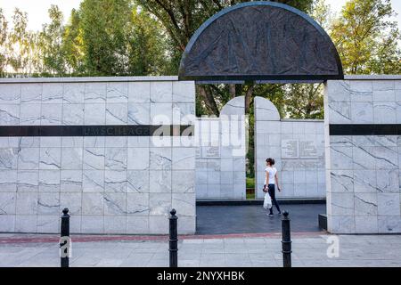 Monumento Umschlagplatz, dove gli ebrei erano raccolti per la deportazione dal Ghetto di Varsavia a Treblinka sterminio camp, nel ghetto di Varsavia, guerra Foto Stock