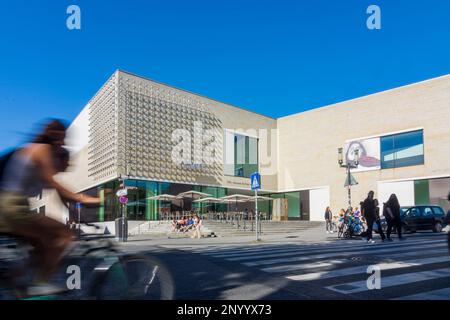 Münster: LWL-Museum für Kunst und Kultur (Museo Statale di Arte e Storia Culturale della Vestfalia), ciclista, attraversamento pedonale a Münsterland, Nordrhei Foto Stock